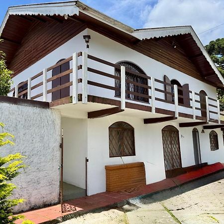 Casa Da Vovo Em Campos Do Jordao Villa Luaran gambar